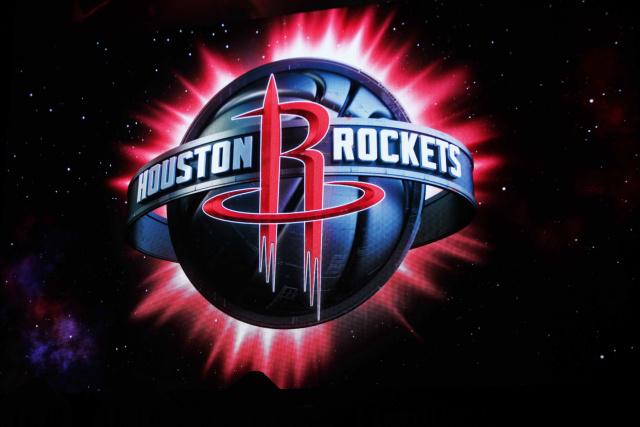 熟悉么？图片报：慕尼黑1860极端球迷在拜仁训练场涂鸦（图片报：1860慕尼黑极端球迷在拜仁训练基地喷涂涂鸦）