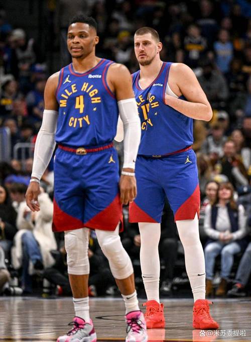 哈兰德：现在看到卡拉格在演播室，我都开始紧张了（哈兰德：每次在演播室看见卡拉格，我都会紧张起来）