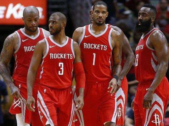 萨里：建议把VAR设备放的离替补席远一点，裁判需要冷静判断（萨里呼吁将VAR设备与替补席保持更大距离，裁判需冷静作出判罚）