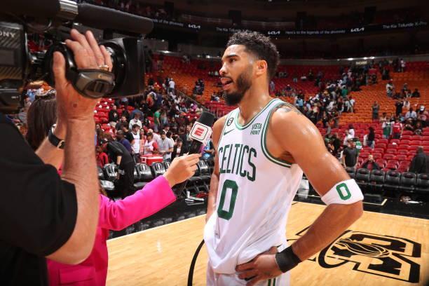 阿德里亚诺：感谢球迷还称我为皇帝；伊布是我合作过最强队友（阿德里亚诺：感谢球迷仍称我“皇帝”，伊布是我生涯最强队友）