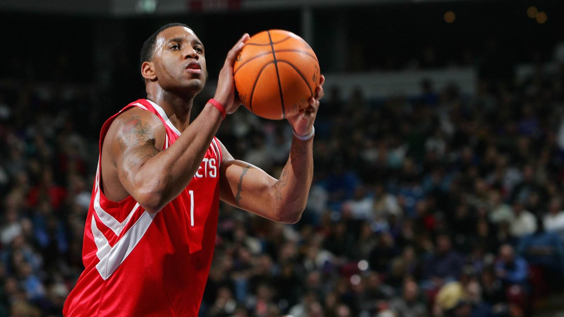 跟队：米兰双雄在为新球场找命名商，目标带来每年超2000万欧收入（记者：米兰双雄为新球场招募冠名商，年收入目标超过2000万欧元）