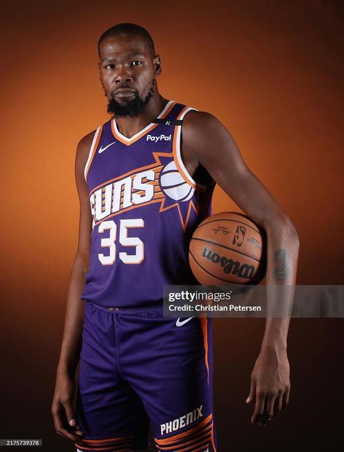 翟晓川三分5中4轰21分7板，创过去4年得分新高（翟晓川三分5投4中砍21分7板，刷新近四年个人得分新高）